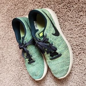 Men's Nike Lunarepic Flyknit athletic tennis shoes